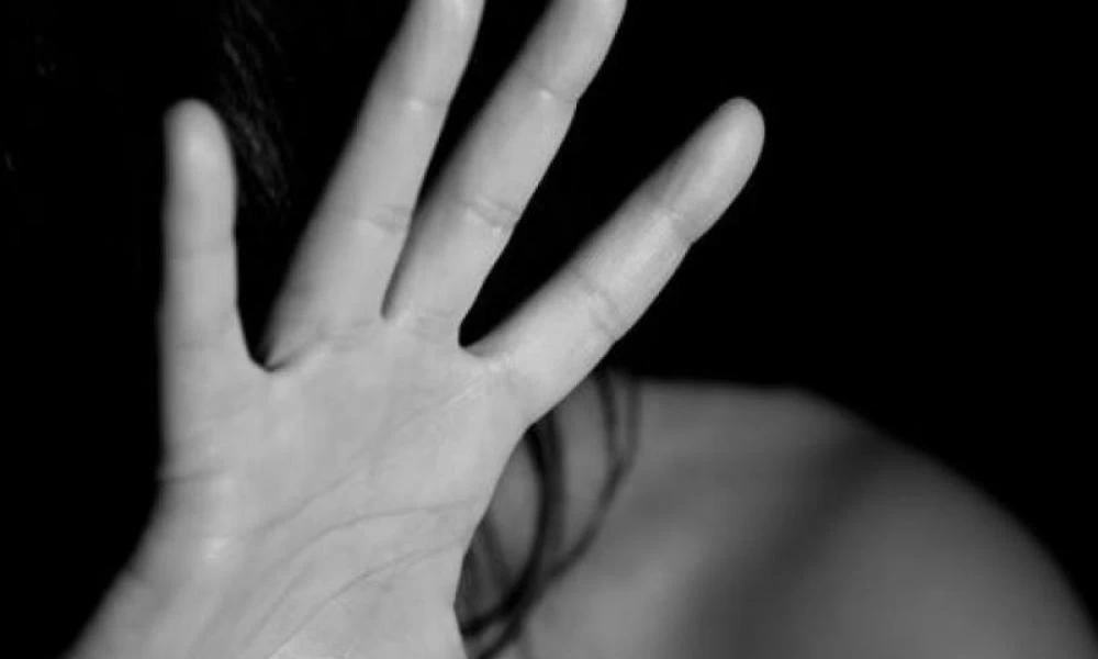 Δικηγόρος καταγγέλλουσας: «Η υπόθεση βιασμού αφορά γνωστό στέλεχος της ΕΟΚ»